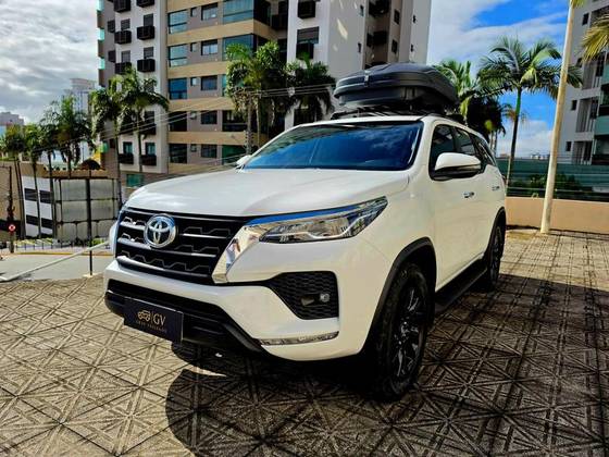 TOYOTA HILUX SW4 2.7 VVT-i FLEX SRV 7L 4X2 AUTOMÁTICO